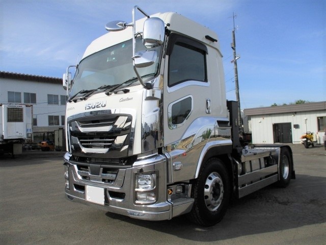 いすゞ ギガ トラクタヘッド 平成29年式 QKG-EXD52BE｜画像1