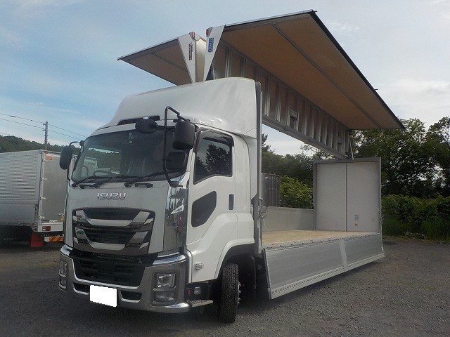 いすゞ ギガ バン・ウィング 平成29年式 2PG-CYJ77C｜画像1