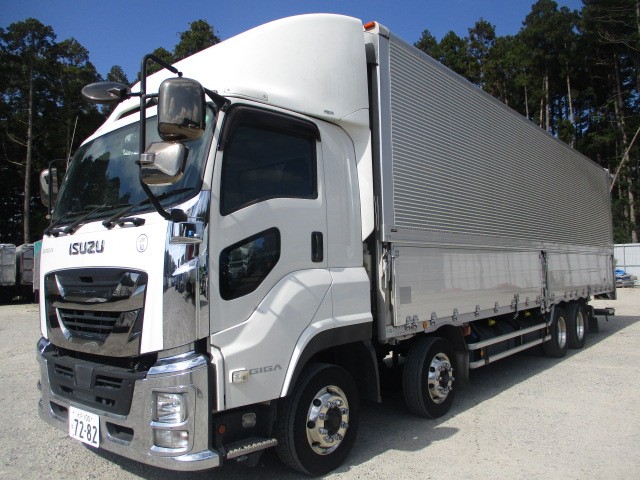 いすゞ ギガ バン・ウィング 平成28年式 QKG-CYJ77B｜画像1