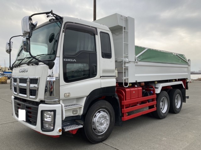 いすゞ ギガ ダンプ・重機運搬車 平成25年式 QKG-CXZ77AT｜画像1