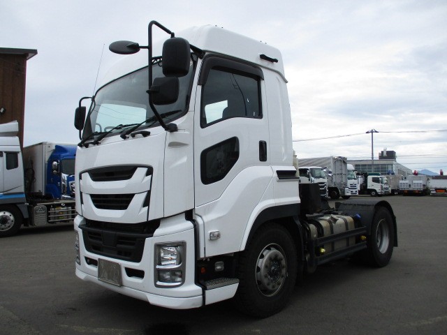 いすゞ ギガ トラクタヘッド 平成30年式 QKG-EXD52BD｜画像1