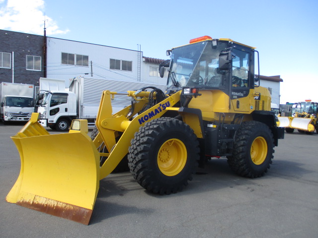 コマツ  建設機械・フォークリフト 令和04年式 YDP-WA138｜画像1