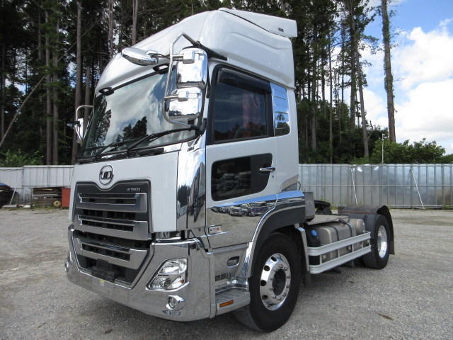 日産UD クオン トラクタヘッド 令和02年式 2PG-GK5AA｜画像1