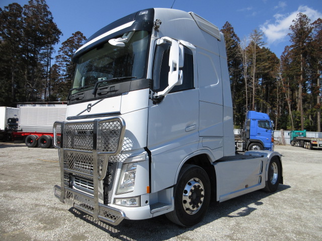 ボルボ トラック トラクタヘッド 平成30年式 QKG-H2TEA1｜画像1