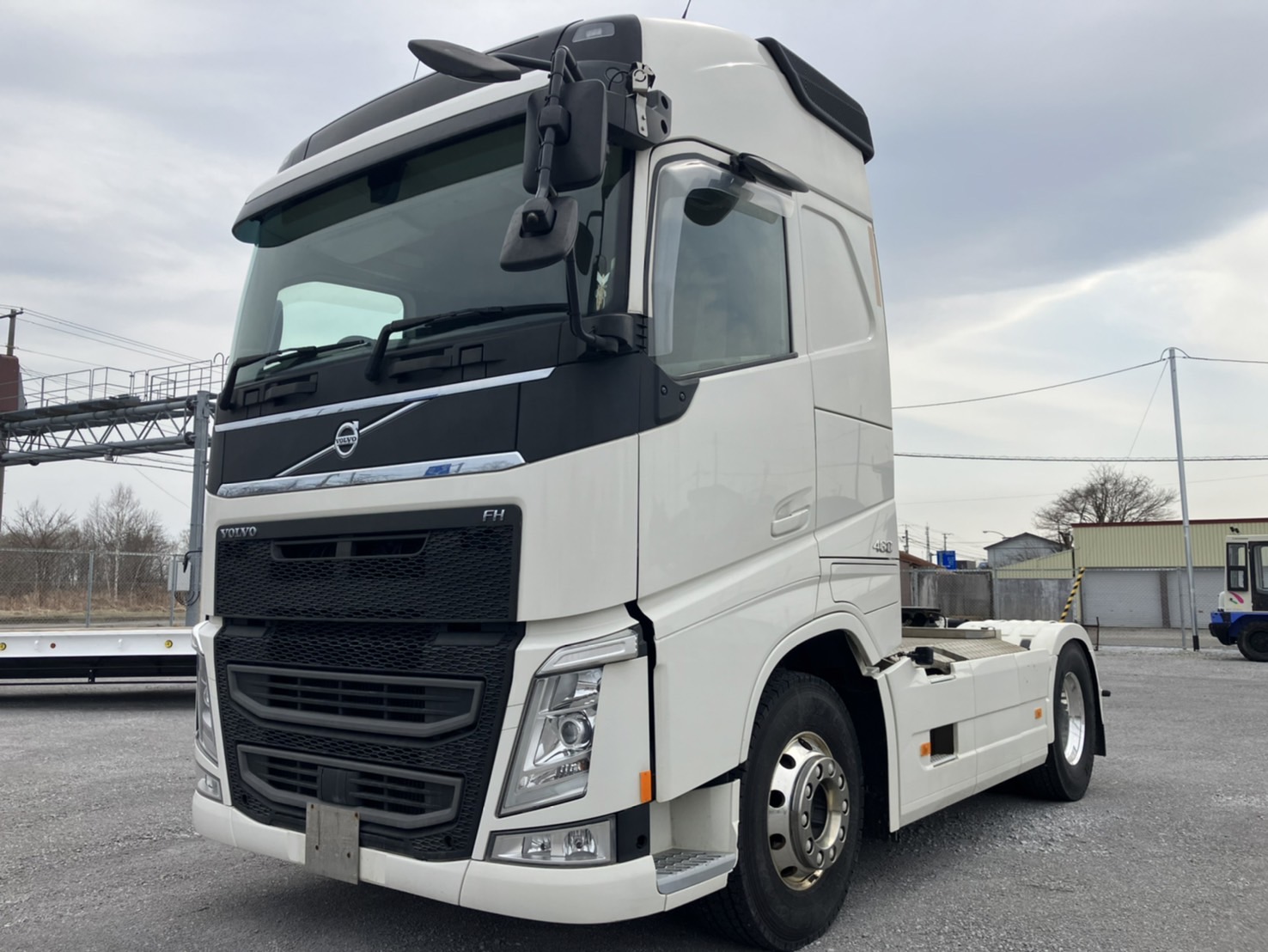 ボルボ トラック トラクタヘッド 令和02年式 2DG-KA2TEA2｜画像1