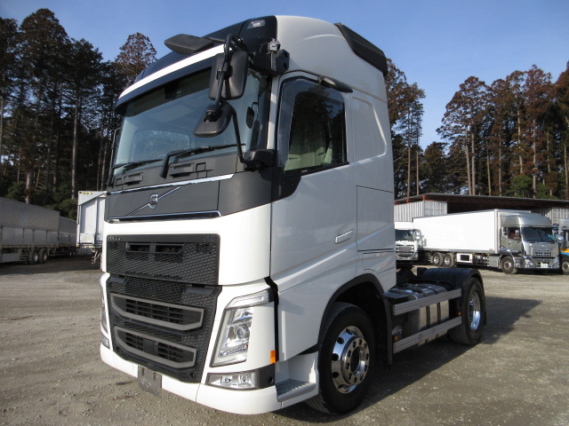 輸入車・その他 輸入車その他 トラクタヘッド 令和02年式 2DG-KA2TEA2｜画像1