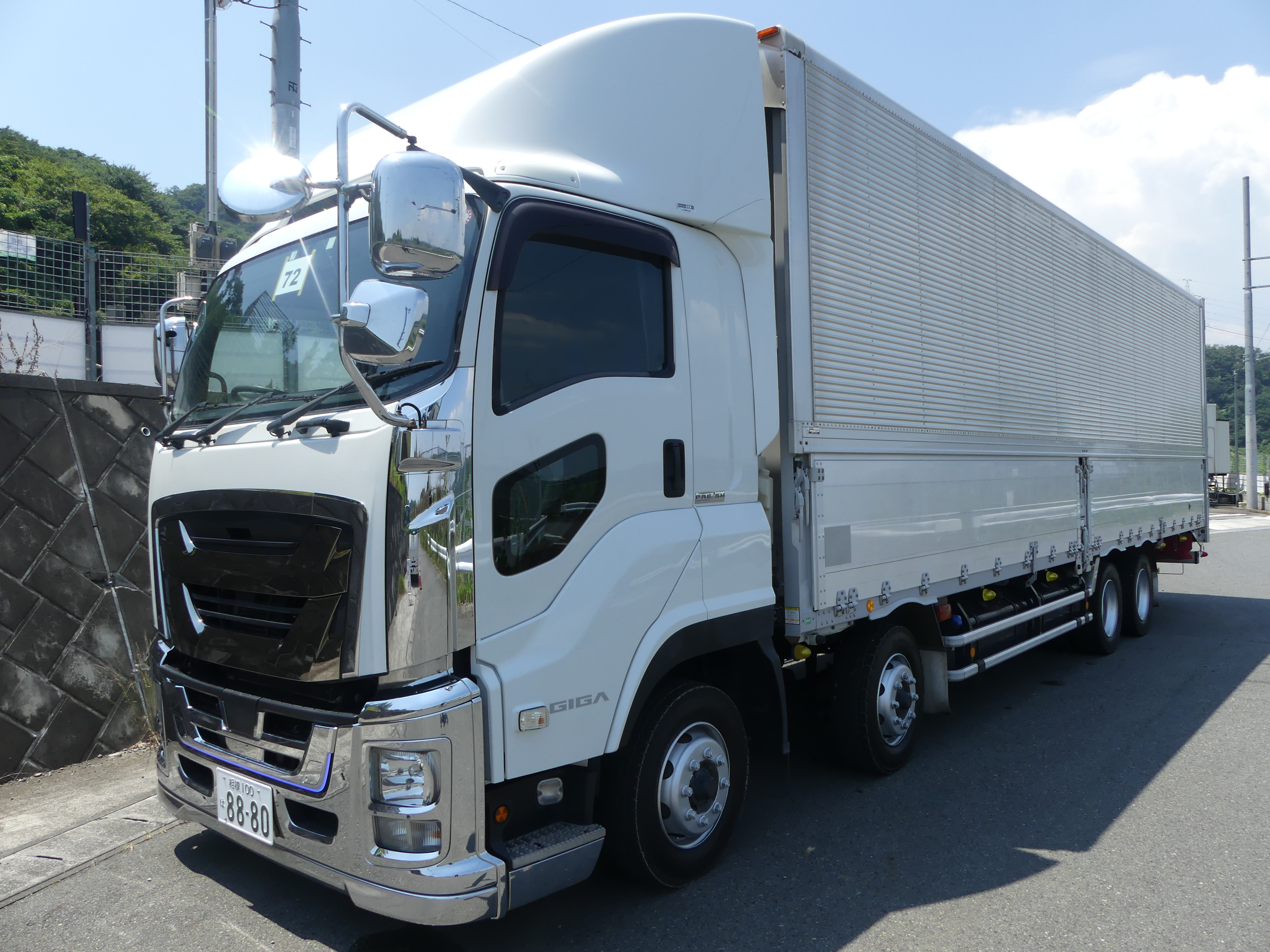 いすゞ ギガ アルミバン・ウィング 平成28年式 QPG-CYJ77B｜画像1