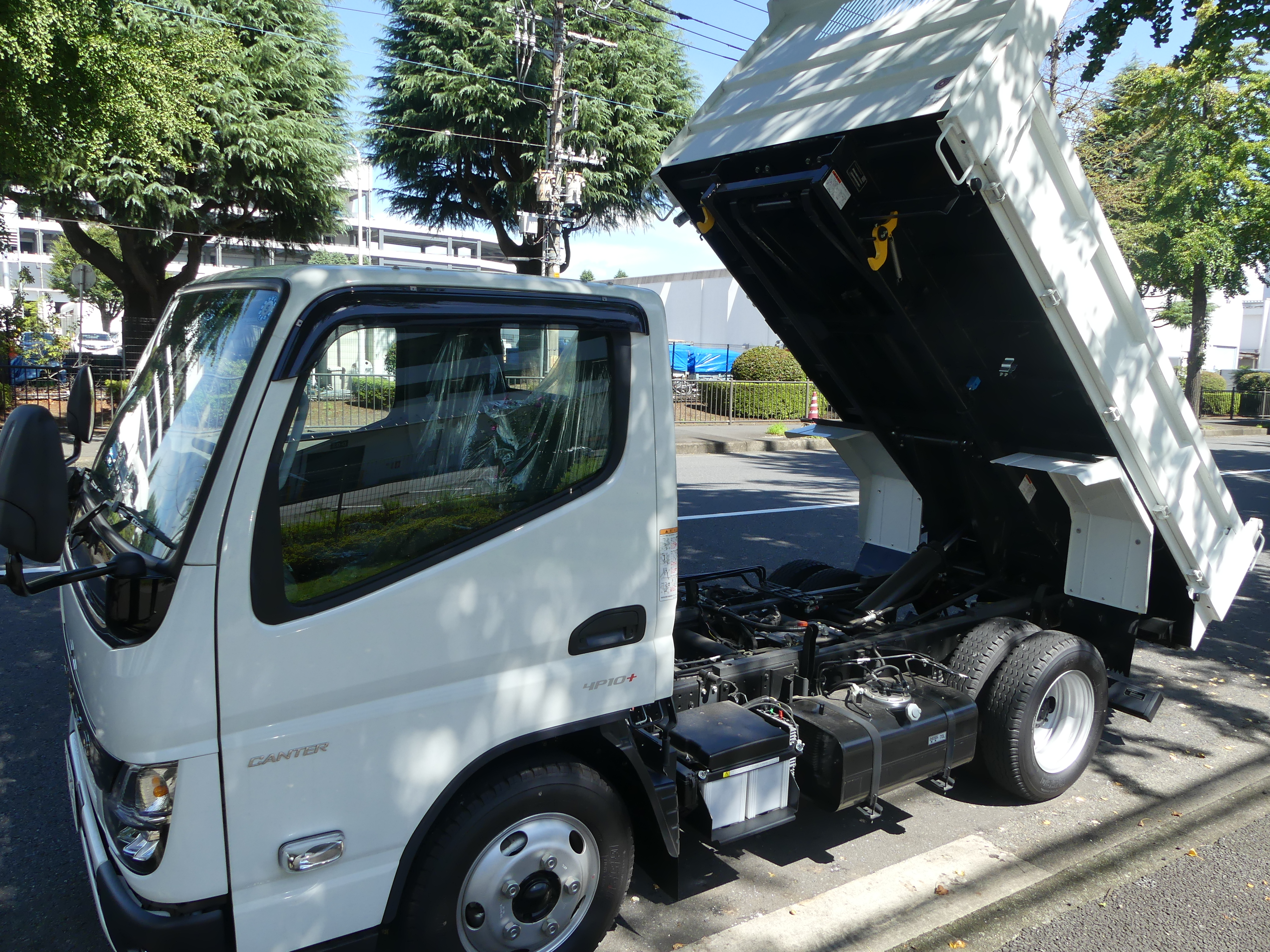 三菱ふそう キャンター ダンプ 令和04年式 2RG-FBA60｜画像1