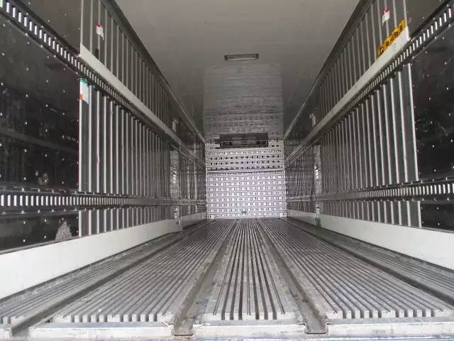 平成25年03月中古大型冷凍バン・ウィング日産UDUDの画像18