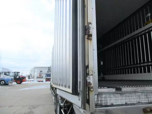 平成25年03月中古大型冷凍バン・ウィング日産UDUDの画像23
