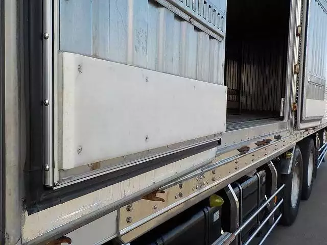 平成25年03月中古大型冷凍バン・ウィング日産UDUDの画像47