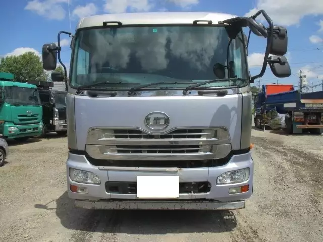 平成22年10月中古大型日産UDクオンの画像2
