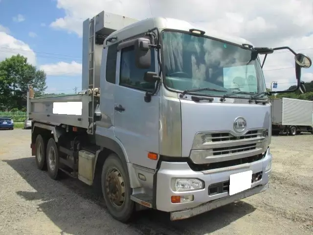 平成22年10月中古大型日産UDクオンの画像3