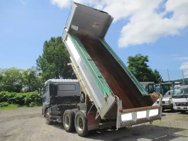 平成22年10月中古大型日産UDクオンの画像21