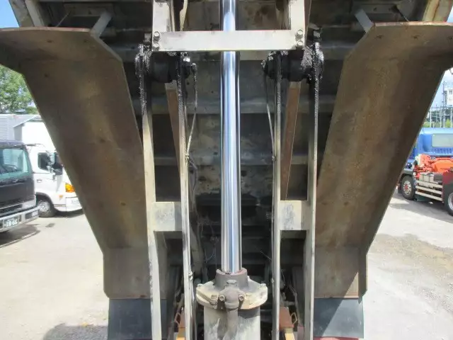 平成22年10月中古大型日産UDクオンの画像26