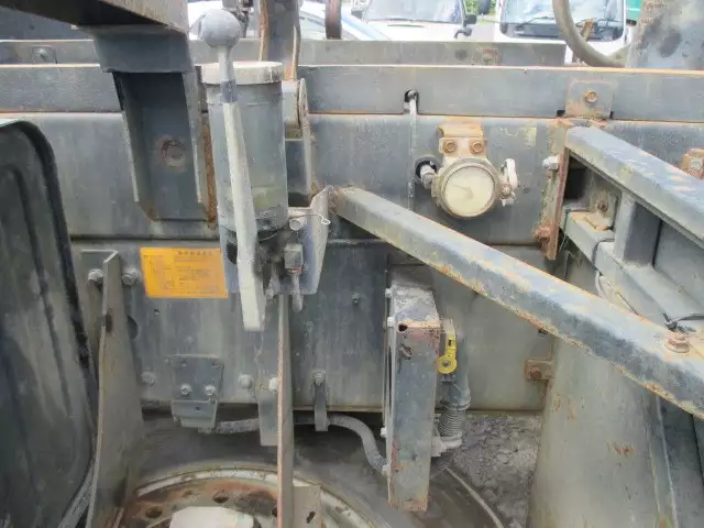 平成22年10月中古大型日産UDクオンの画像30