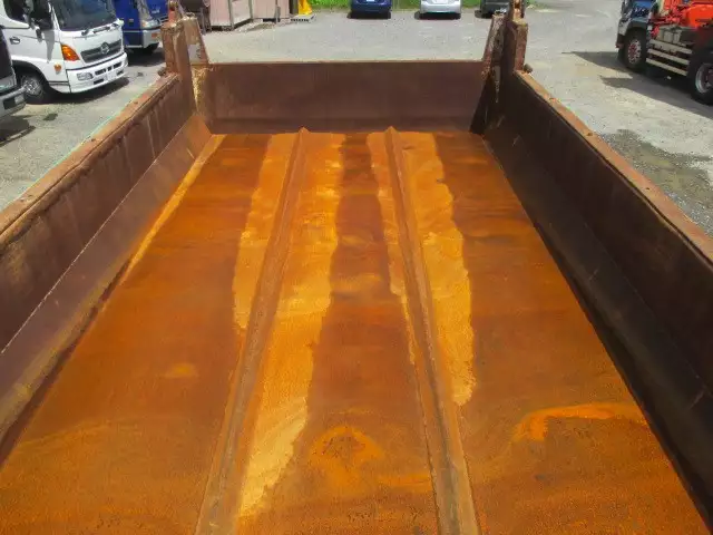 平成22年10月中古大型日産UDクオンの画像32