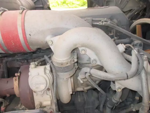 平成22年10月中古大型日産UDクオンの画像38