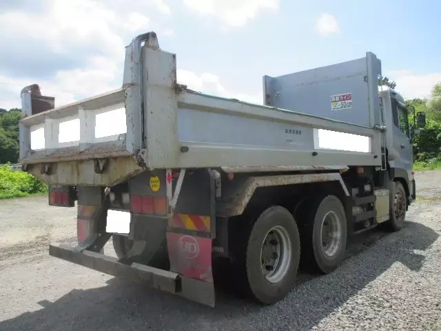 平成22年10月中古大型日産UDクオンの画像5