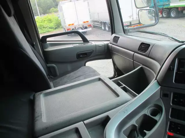 平成22年10月中古大型日産UDクオンの画像50