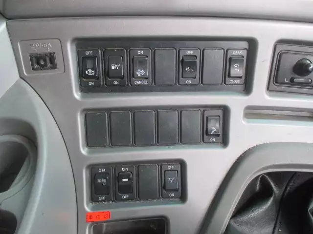 平成22年10月中古大型日産UDクオンの画像52