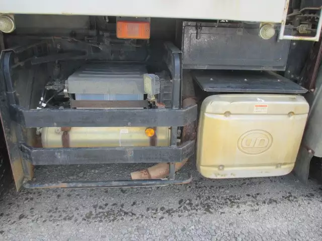 平成22年10月中古大型日産UDクオンの画像7