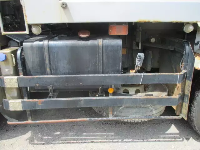 平成22年10月中古大型日産UDクオンの画像8