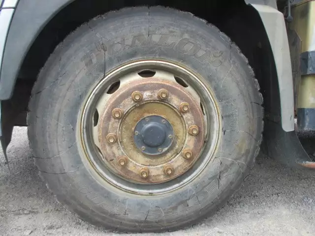 平成22年10月中古大型日産UDクオンの画像9