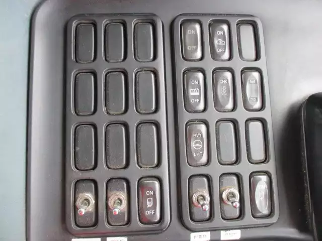 平成12年11月中古大型トラクタヘッド三菱ふそうスーパーグレートの画像20