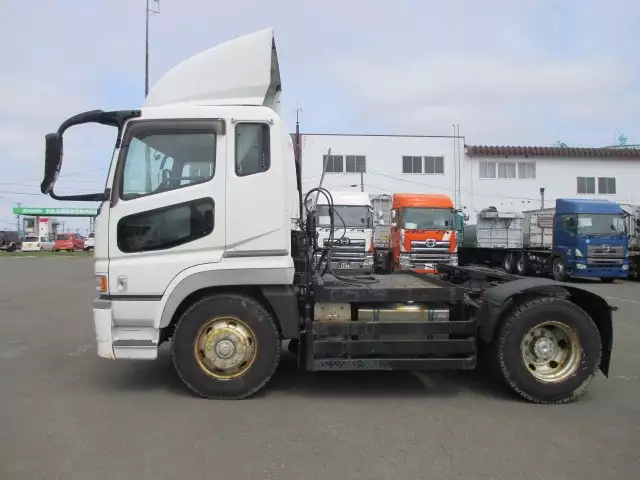 平成12年11月中古大型トラクタヘッド三菱ふそうスーパーグレートの画像3