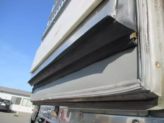 平成18年08月中古大型冷凍バン・ウィングいすゞギガの画像13