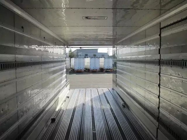 平成18年08月中古大型冷凍バン・ウィングいすゞギガの画像18