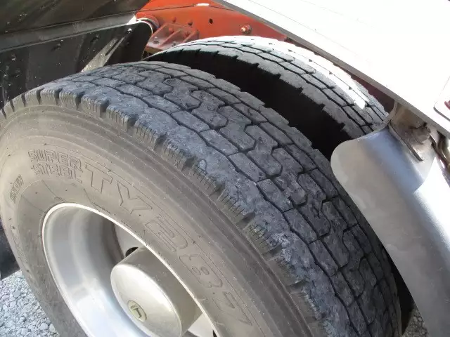 平成14年09月中古大型トラクタヘッド日産UDニッサンディーゼルの画像11