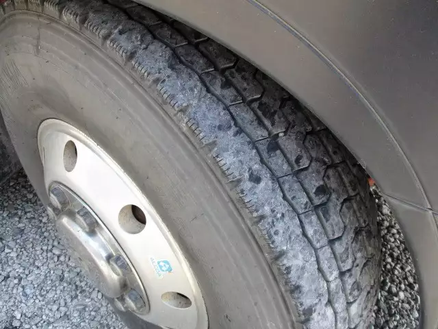 平成14年09月中古大型トラクタヘッド日産UDニッサンディーゼルの画像13