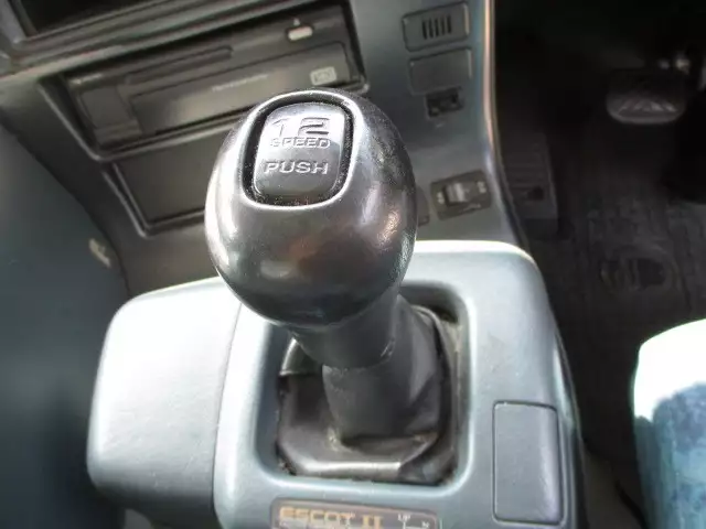 平成14年09月中古大型トラクタヘッド日産UDニッサンディーゼルの画像16