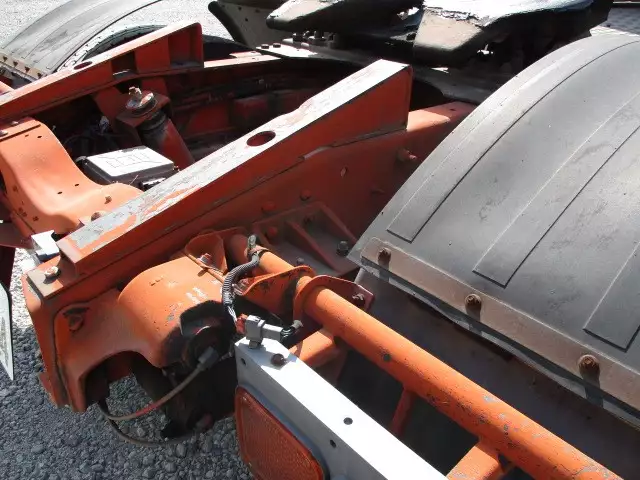 平成14年09月中古大型トラクタヘッド日産UDニッサンディーゼルの画像9