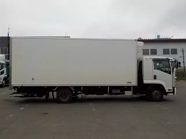 平成22年10月中古中型冷凍バン・ウィングいすゞいすゞの画像4