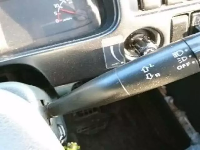 平成15年06月中古大型トラクタヘッド日産UDニッサンディーゼルの画像23