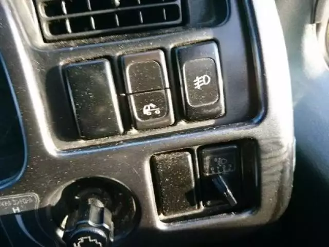 平成15年06月中古大型トラクタヘッド日産UDニッサンディーゼルの画像26