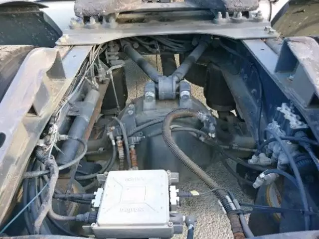 平成15年06月中古大型トラクタヘッド日産UDニッサンディーゼルの画像37