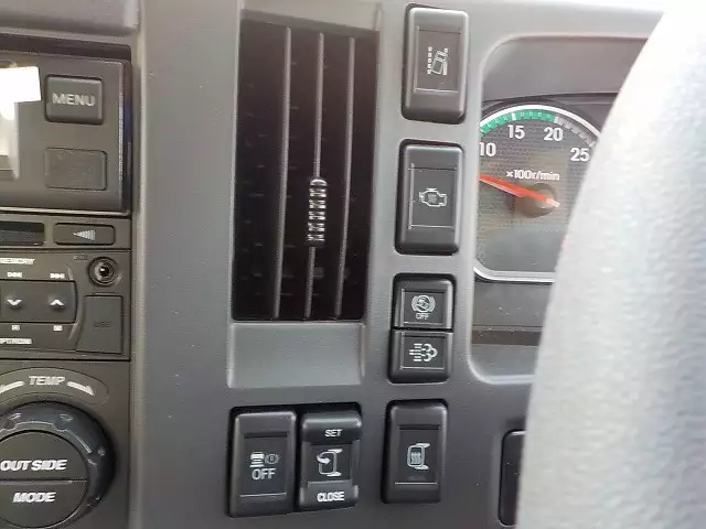 平成30年04月中古中型冷凍バン・ウィングいすゞいすゞの画像19