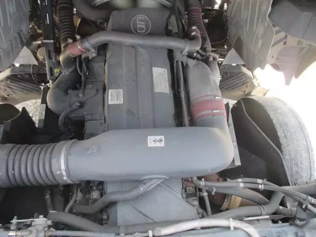 平成26年12月中古大型トラクタヘッド日産UDUDトラックスの画像27