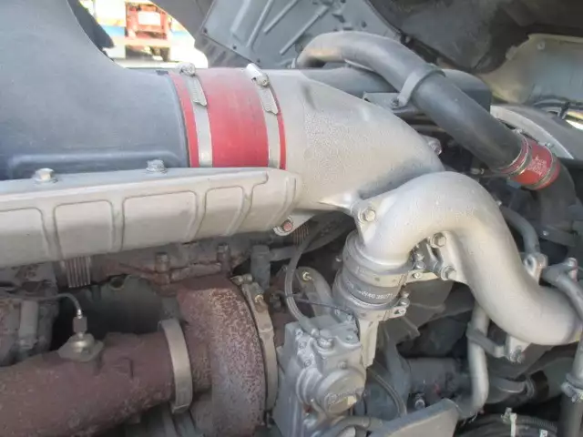 平成26年12月中古大型トラクタヘッド日産UDUDトラックスの画像28