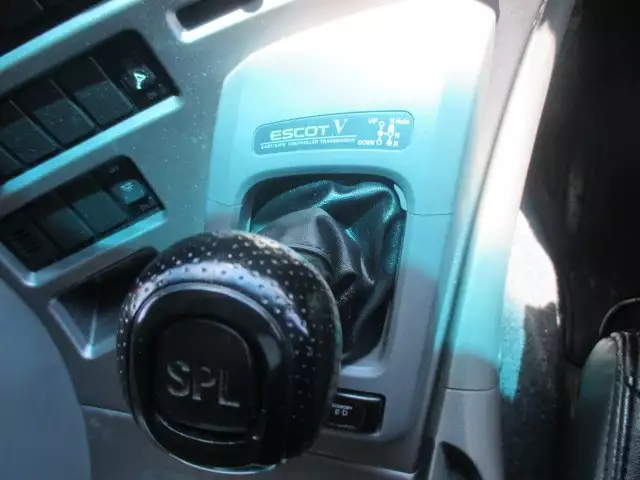 平成26年12月中古大型トラクタヘッド日産UDUDトラックスの画像29