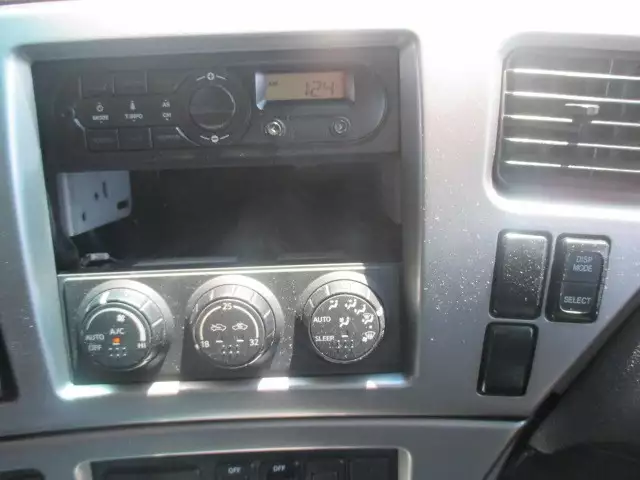 平成26年12月中古大型トラクタヘッド日産UDUDトラックスの画像30