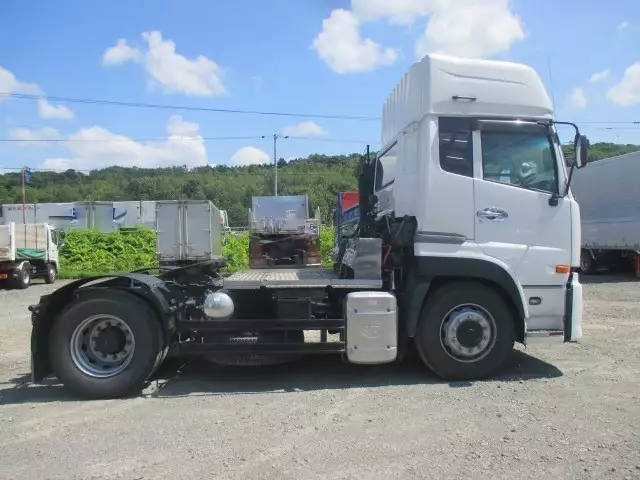 平成26年12月中古大型トラクタヘッド日産UDUDトラックスの画像4