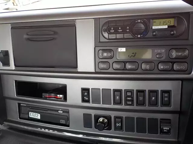 平成29年09月中古大型トラクタヘッド日野日野の画像19