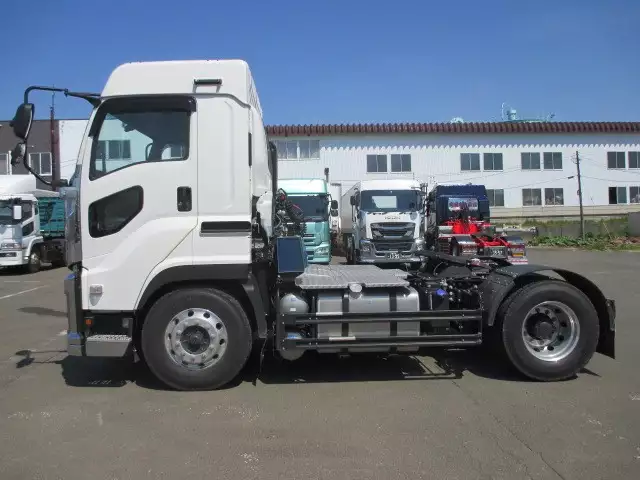 平成29年10月中古大型トラクタヘッドいすゞギガの画像8