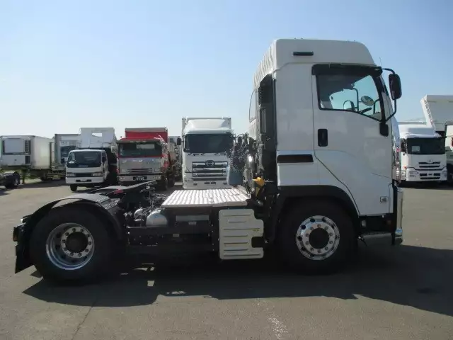 平成30年04月中古大型トラクタヘッドいすゞギガの画像4