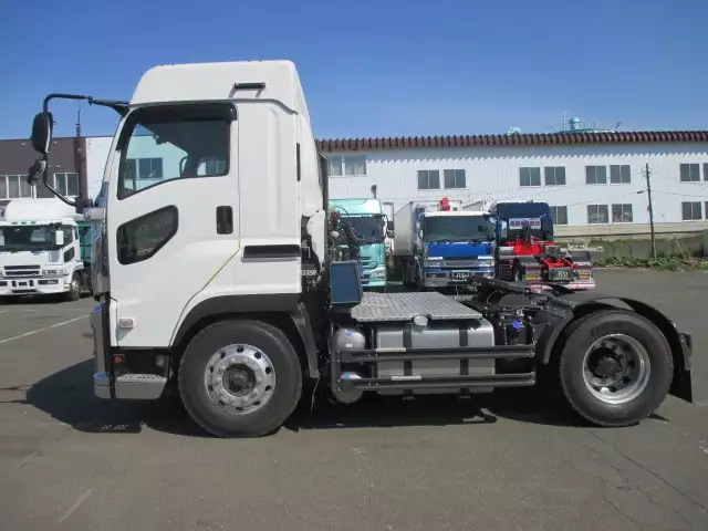 平成30年04月中古大型トラクタヘッドいすゞギガの画像8